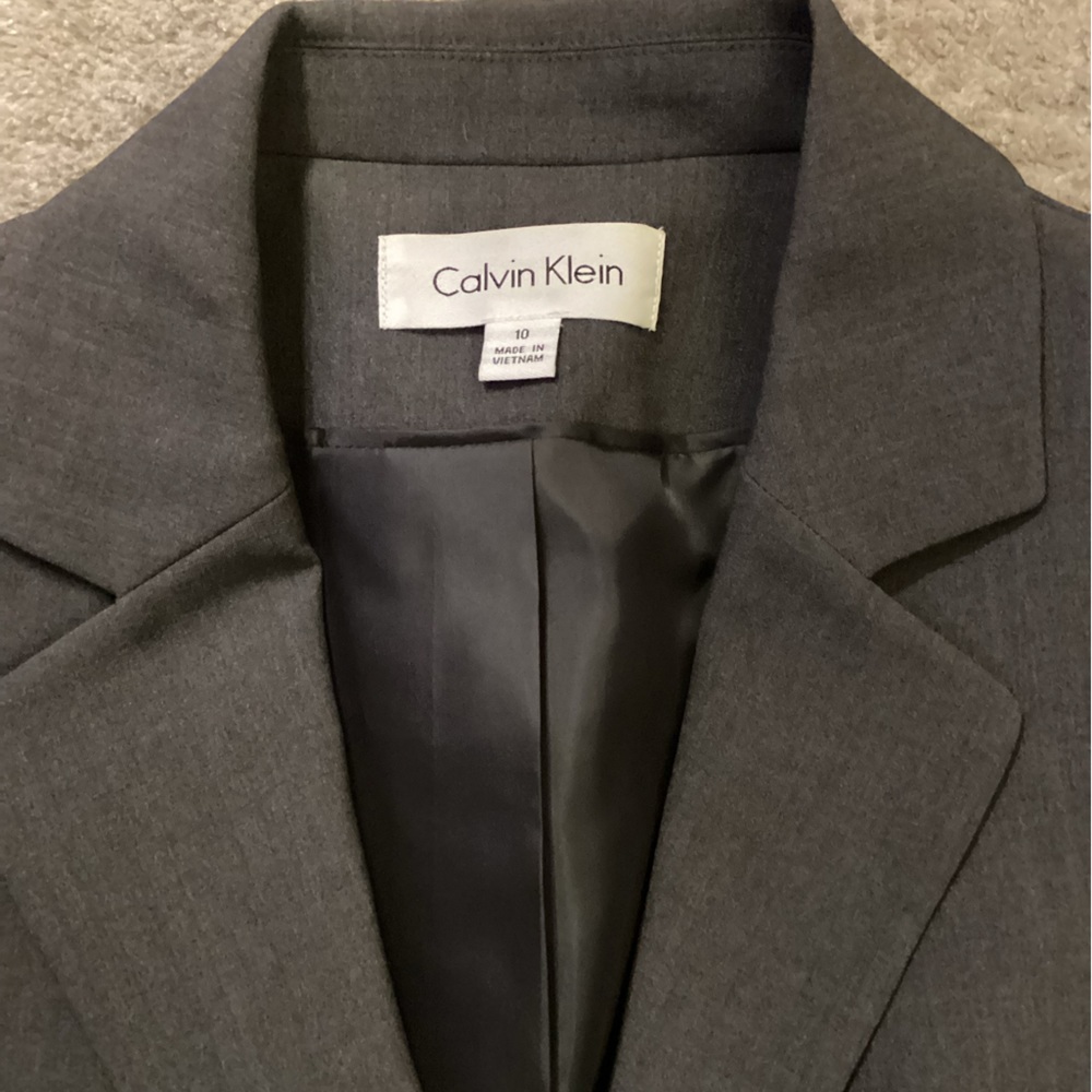Blazer - Picture 4 of 4